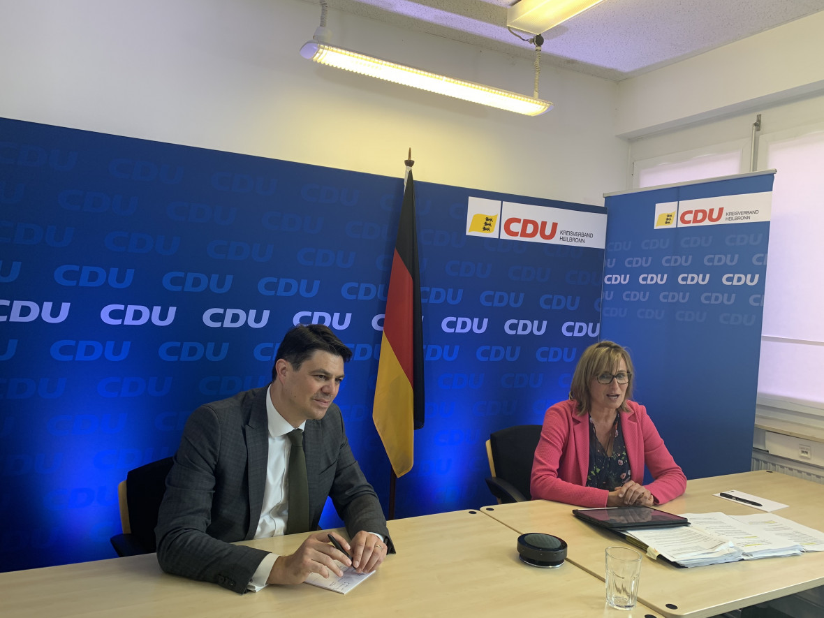 MIT Kreisvorsitzender Thomas Schiroky und Wirtschaftsstaatssekretrin Katrin Schtz diskutierten online mit Unternehmerinnen und Unternehmern aus der Region Heilbronn. 